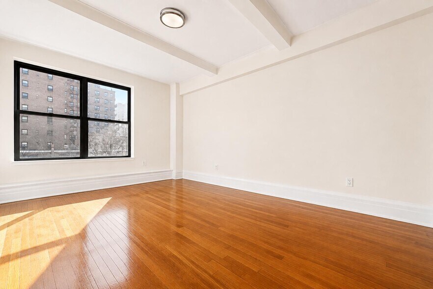 Building Photo - 77 W 104th St