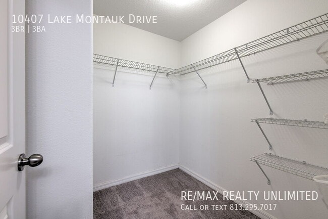 Building Photo - 10407 Lake Montauk Dr
