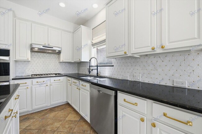 Building Photo - 2701 Stone Creek Dr