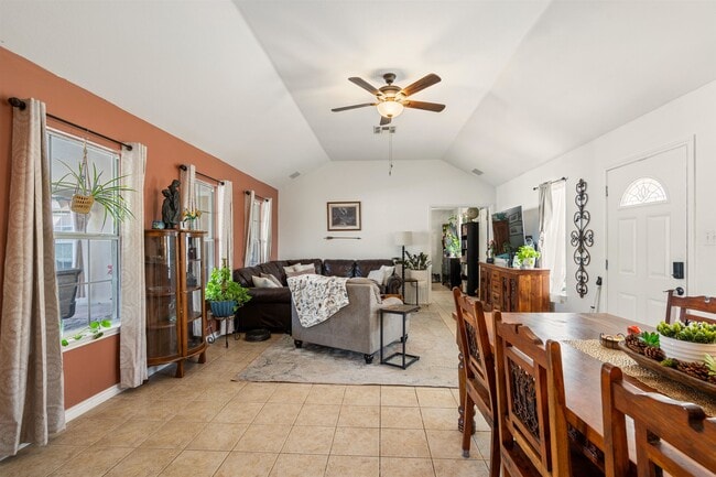 Building Photo - 308 Boulder Ridge Dr