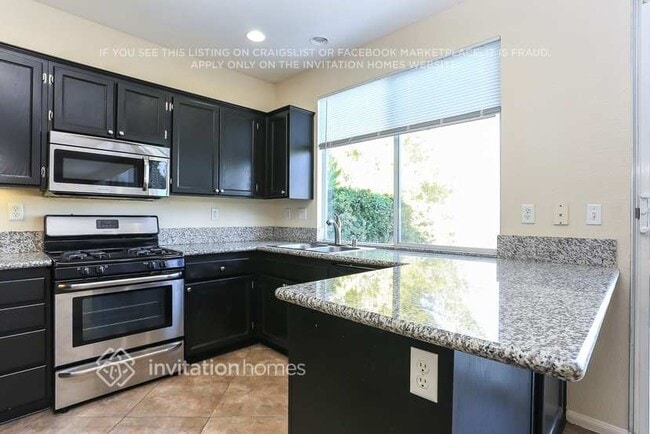 Building Photo - 27438 Fallbrook Ct