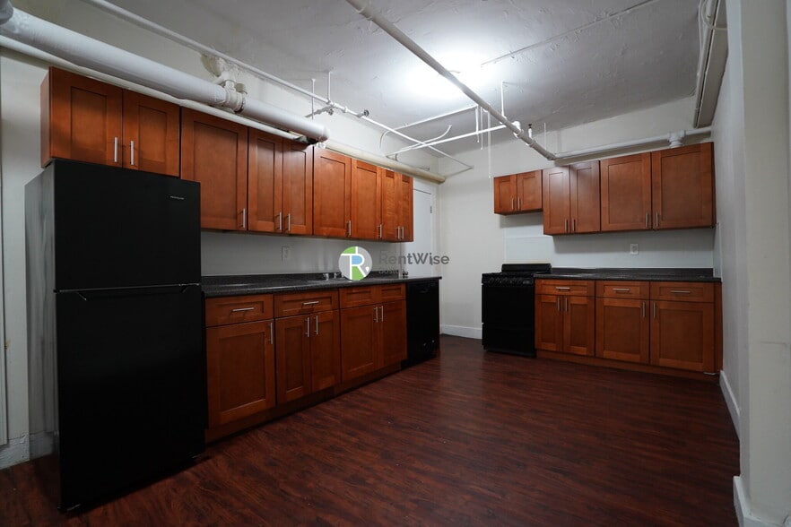 Building Photo - 1193 Boylston St