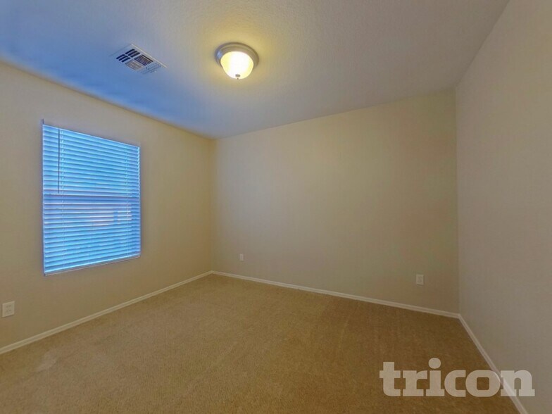 Building Photo - 2840 W Mineral Butte Dr