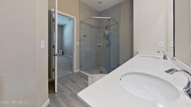 Building Photo - 10887 Ventnor Ave