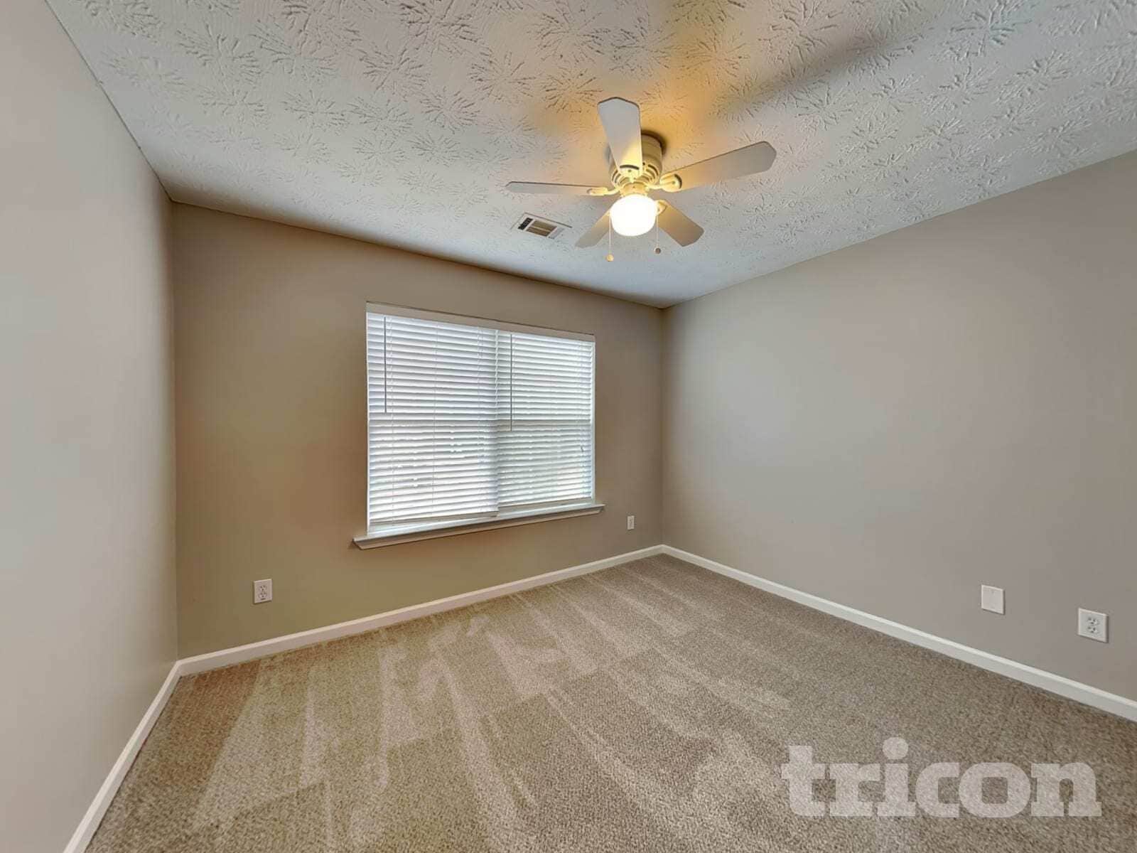 Building Photo - 254 Summit View Dr