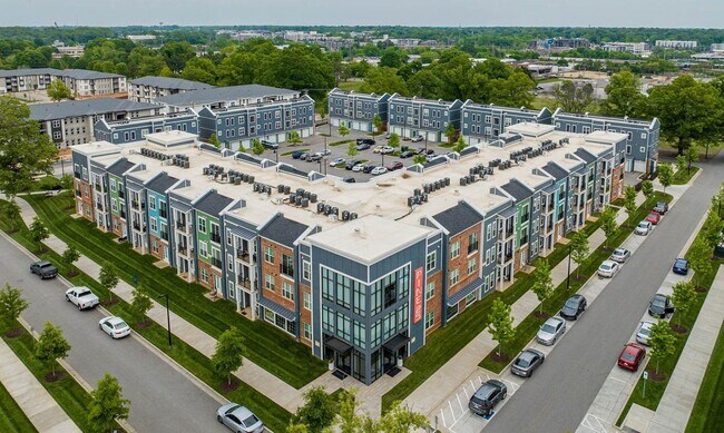 Building Photo - 340 W 25th St