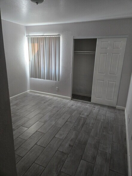 Building Photo - 33 Gold Bar Ct