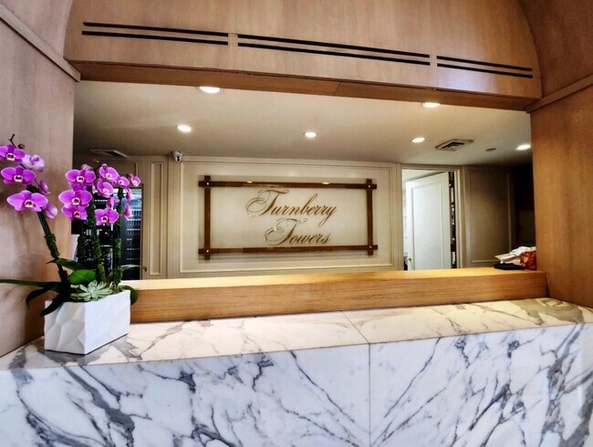 Building Photo - 19355 Turnberry Way