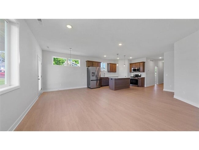 Building Photo - 123 Gambel St