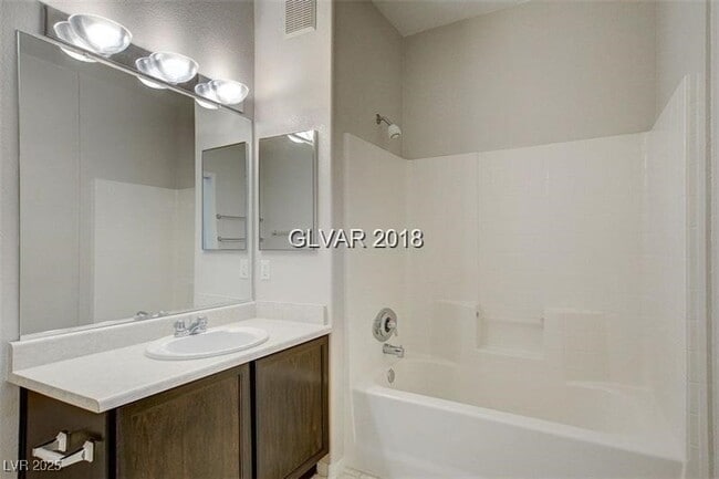 Building Photo - 720 Peachy Canyon Cir
