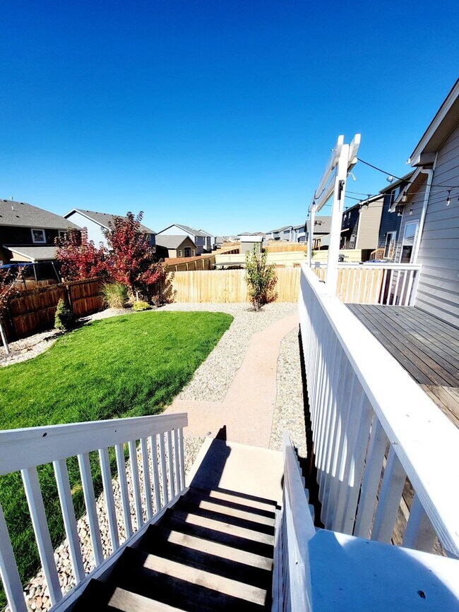 Building Photo - 7376 Peachleaf Dr