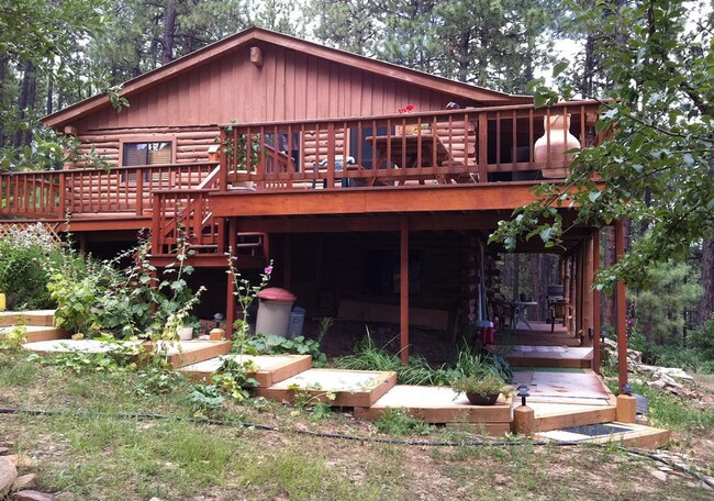 Building Photo - 196 Canyon Dr