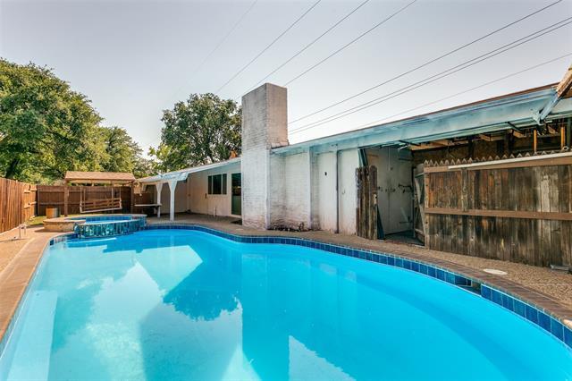 Building Photo - 1535 Carnation Dr