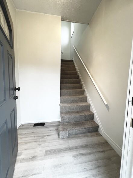 Front Entry - 1507 E Alder St