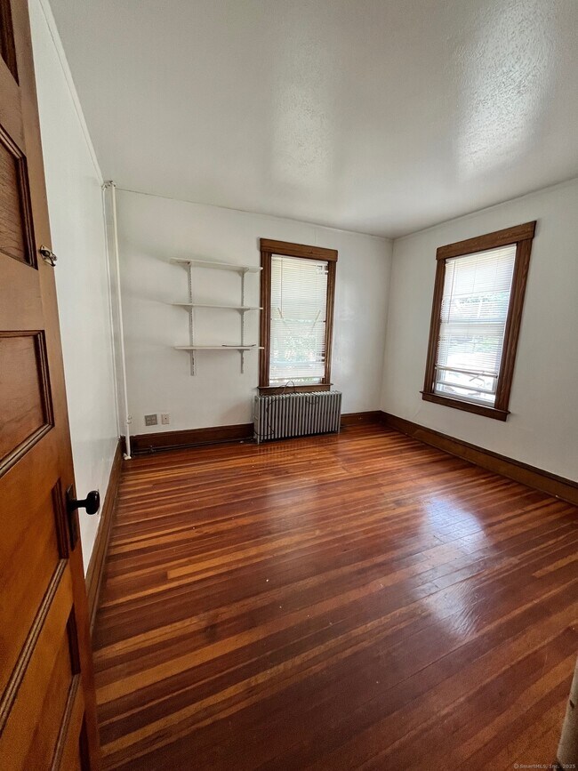 Building Photo - 67 Sisson Ave