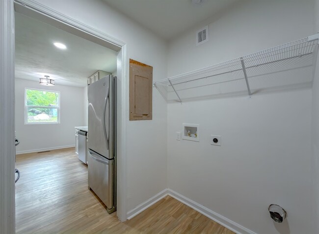 Building Photo - 1751 Pepper Dr