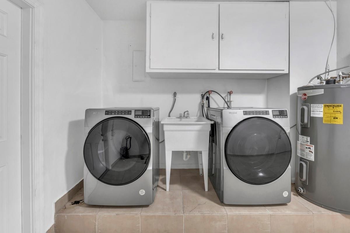 Building Photo - 290 NW 65th Ave