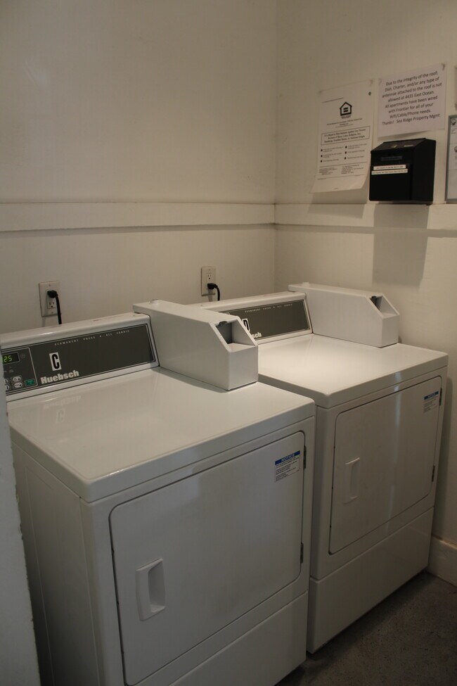 Laundry Room with 2 dryers - 4435 E Ocean Blvd