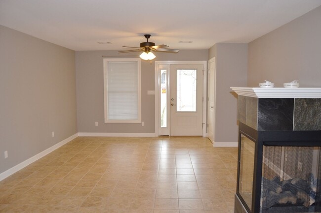 Building Photo - East Gate Area | Home | Unfurnished