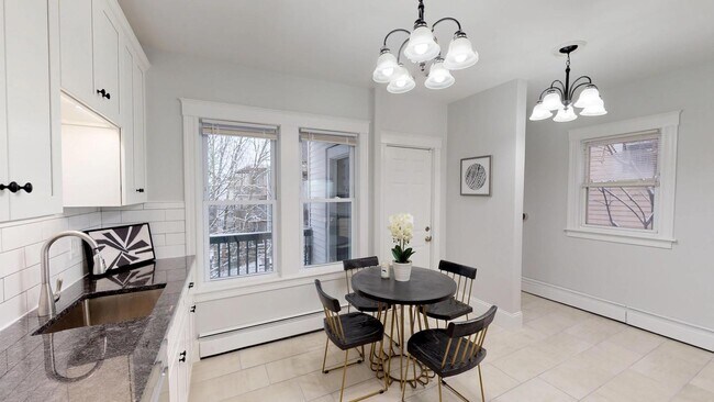 Building Photo - 110 Greenbrier St