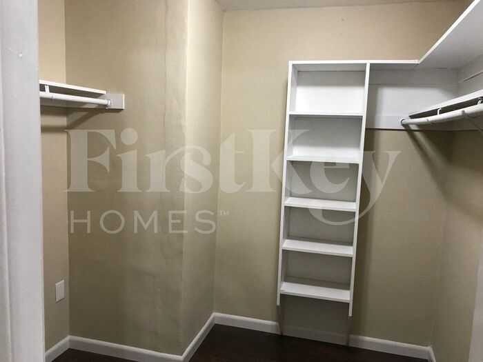 Building Photo - 9280 Sunset Strip