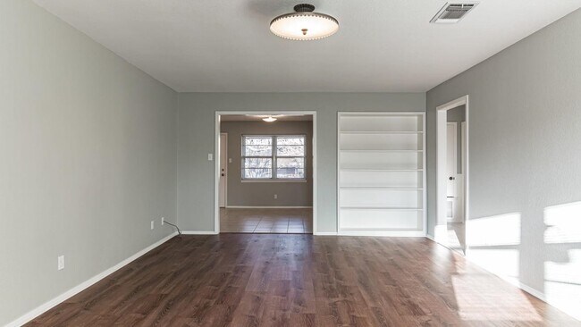 Building Photo - 1822 Greenwood Ln
