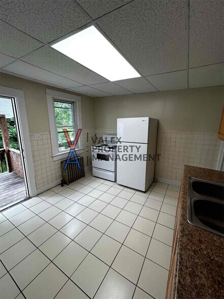 Building Photo - 2649 Olyphant Ave
