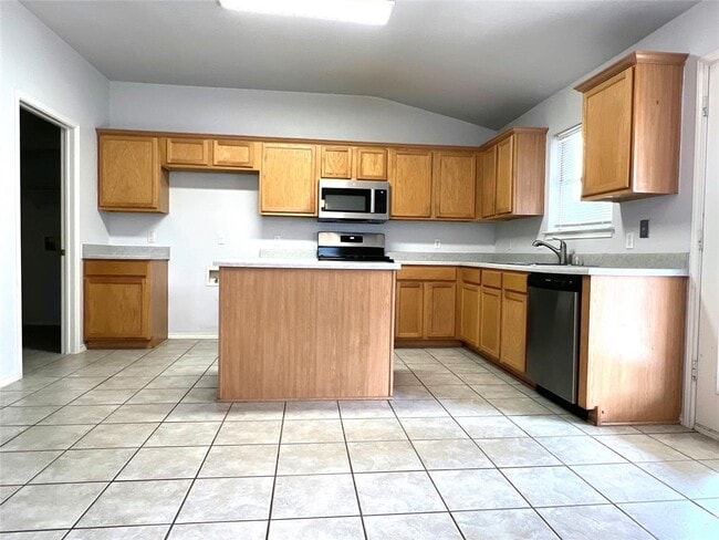 Building Photo - 2426 Hallie Ln