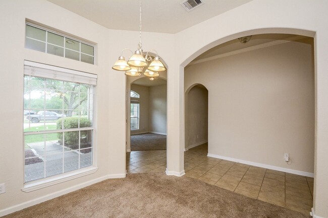 Building Photo - 3848 Armand Dr