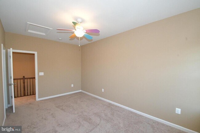 Building Photo - 9 Latham Ln