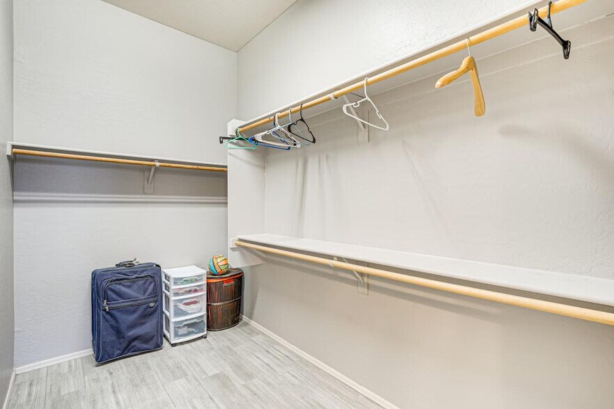 Building Photo - 26221 N 43rd Ave