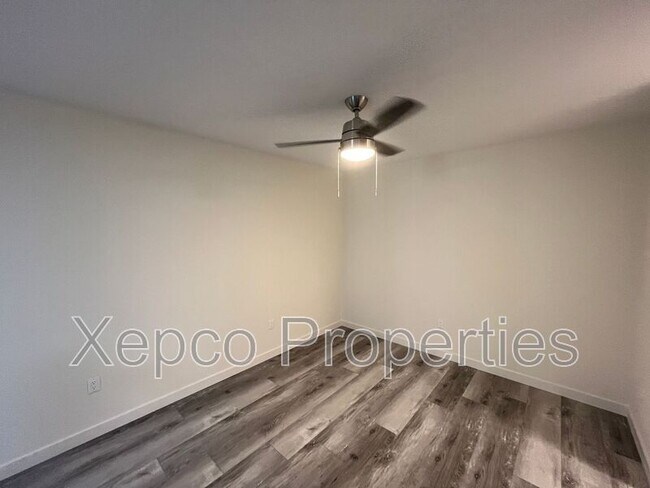 Building Photo - 2875 N Los Felices Rd