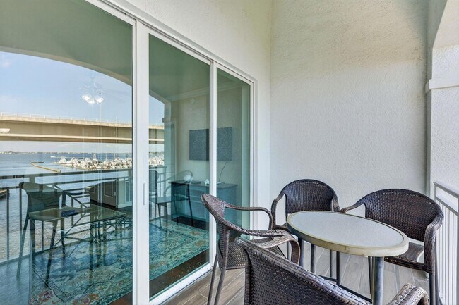 Building Photo - 415 NW Flagler Ave