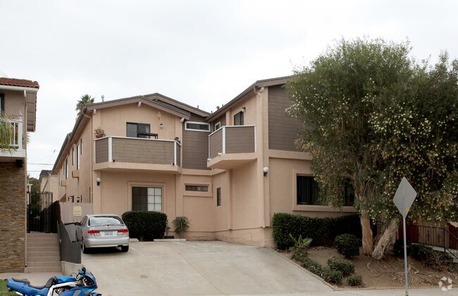 Primary Photo - 3675 Arnold Ave