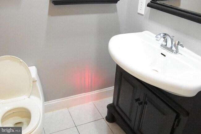 Building Photo - 936 Longfellow Ct