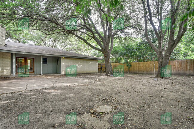 Building Photo - 3.2.2  2212 sq ft Wedgwood Area