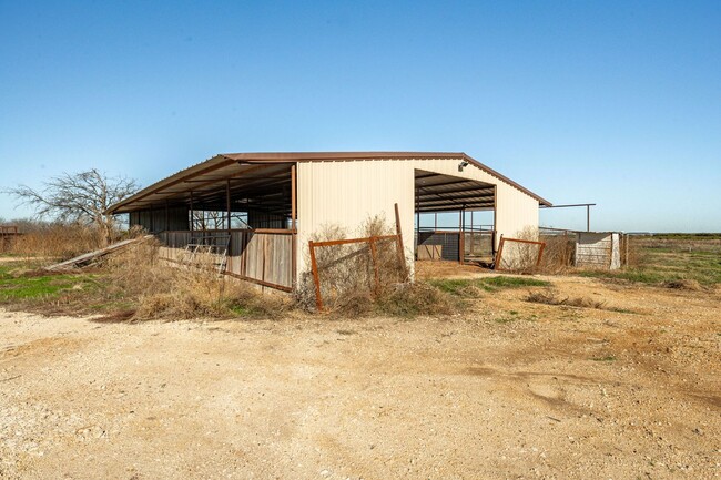 Building Photo - 6506 FM 913, Stephenville, TX 76401