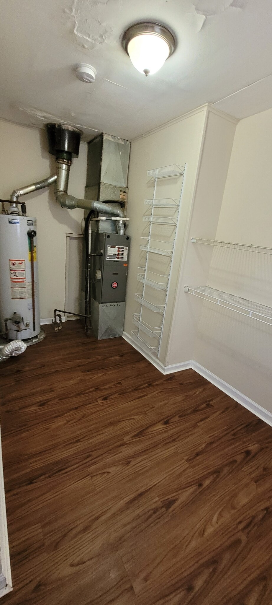 Laundry - 516 E Warren St