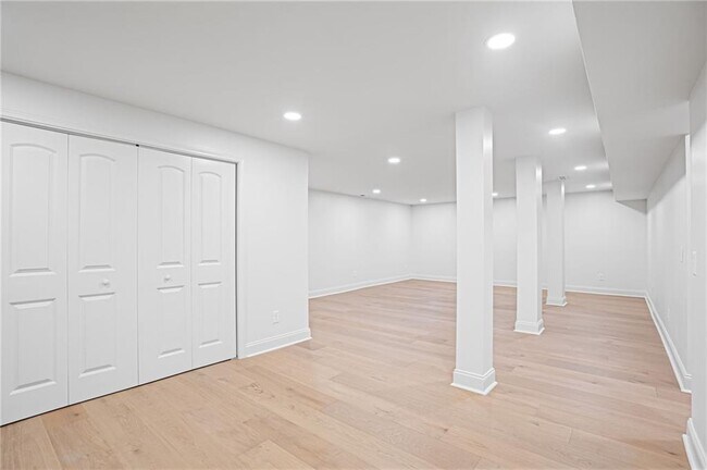 Building Photo - 200 Nestor Ct