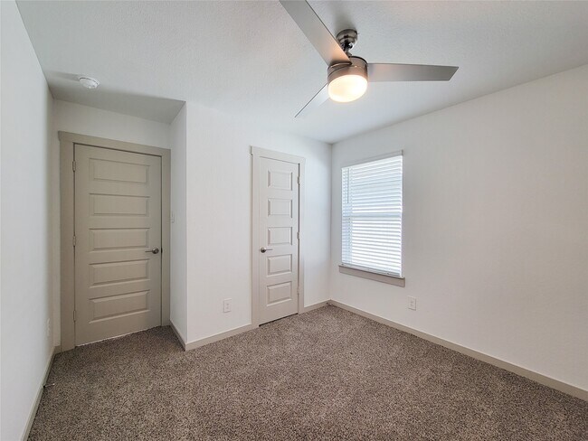 Building Photo - 7015 Halifax Harvest Ln