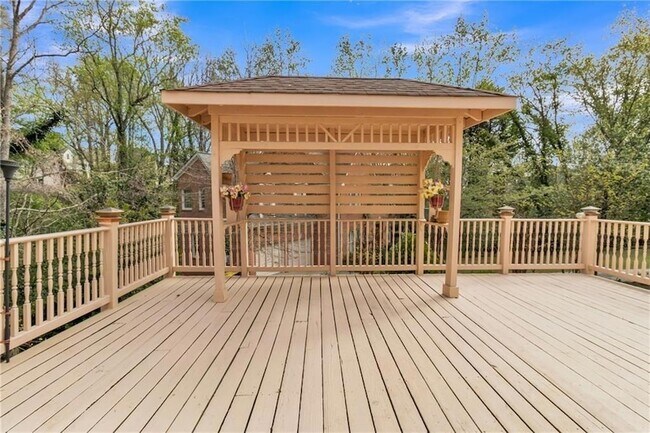 Building Photo - 915 Chipley Ct NE