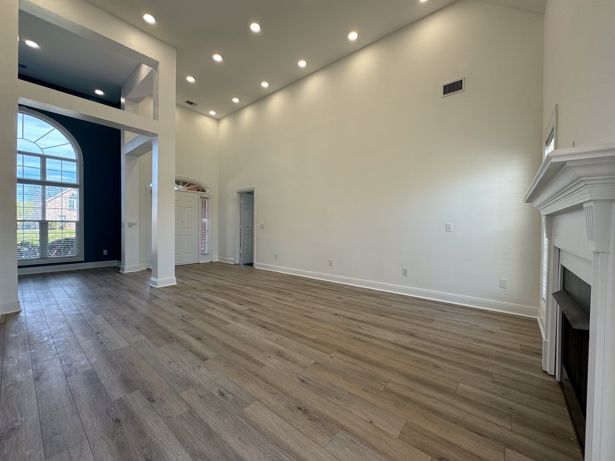 Living Room - 806 Muscogee Way