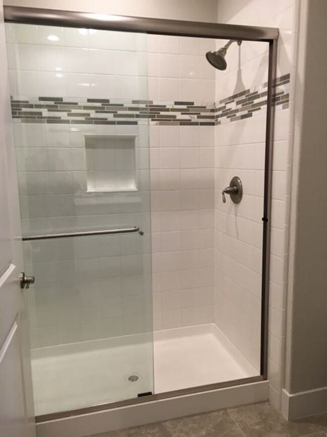 Building Photo - Heirloom Townhome
