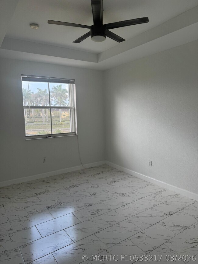 Building Photo - 15037 SW 8th Terrace