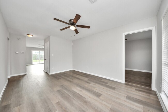 Building Photo - 4114 Fairgreen Ln