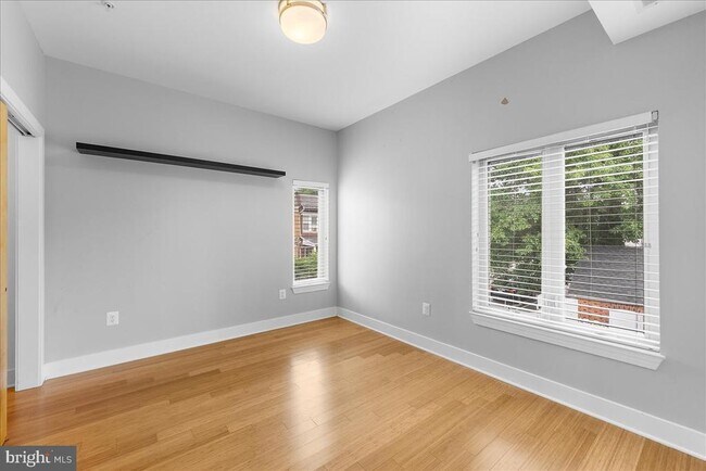Building Photo - 471 Luray Pl NW