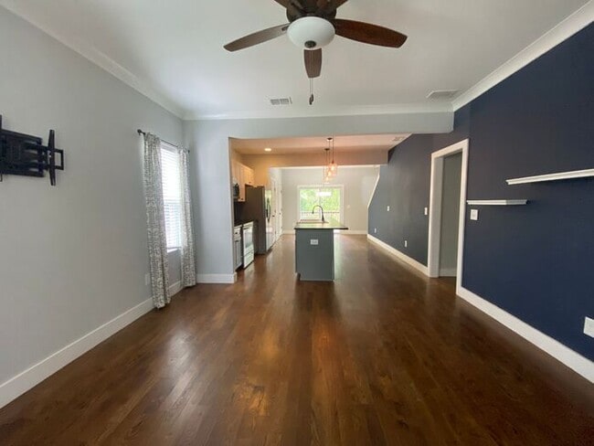 Building Photo - Beautiful 3 Bed 2 Bath in Madison - Newer Construction