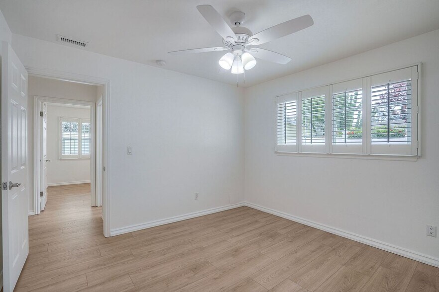 Building Photo - 2511 Meadow Lark Dr