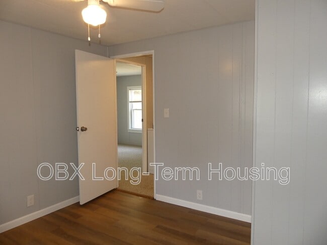 Building Photo - 111 Faris Dr