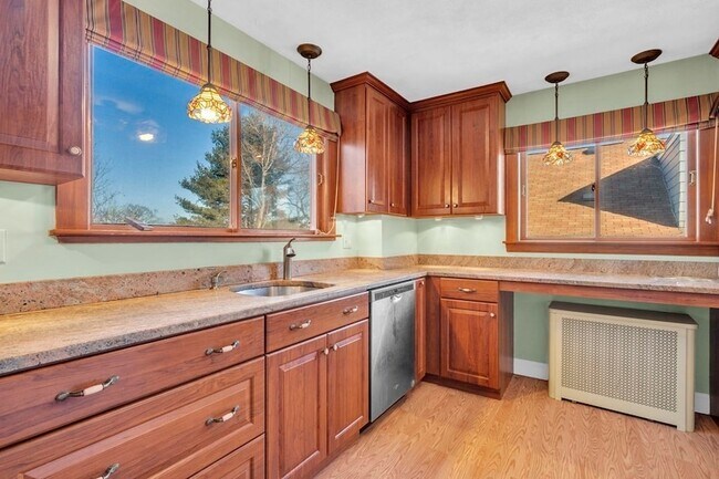 Building Photo - 11-13-13 Bridgham Ave